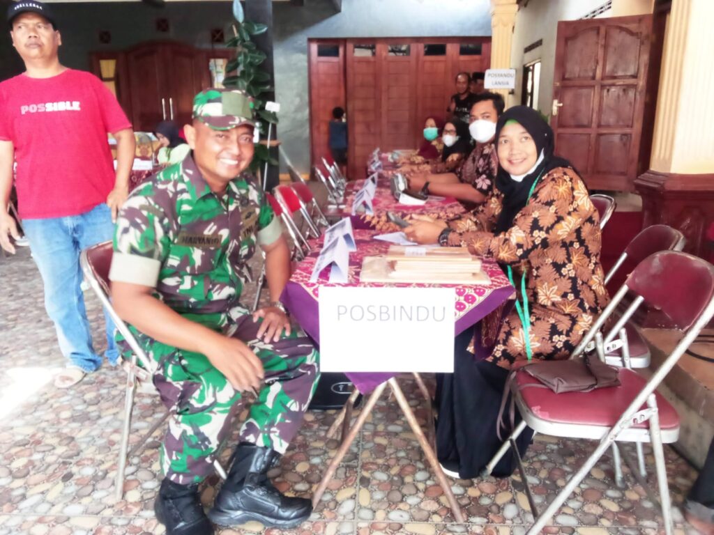 Babinsa Teras Dampingi Pelayanan Posyandu, Dukung Pencegahan Stunting di Boyolali