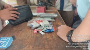 Polisi mengamankan penjual obat keras daftar G di Pamulang Tangerang Selatan